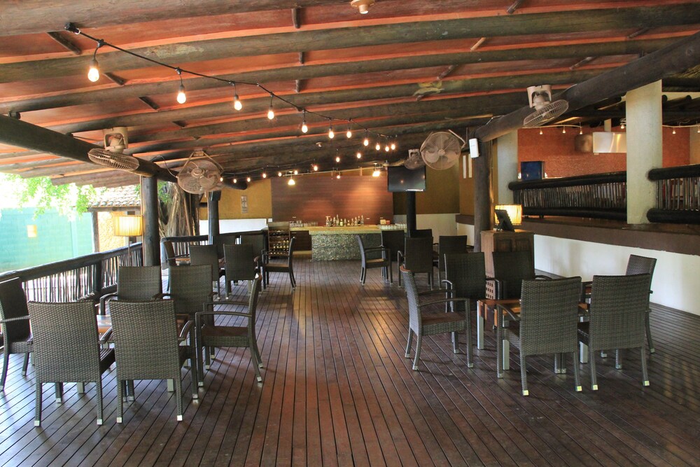 Hotel Bar