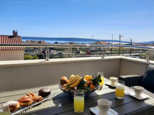 Villa Axioma 4 Star Luxury Villa 2 apartments Sea View close to beach sea view terrace — 4-Star Luxury Hotel in Kastel Luksic, Croatia