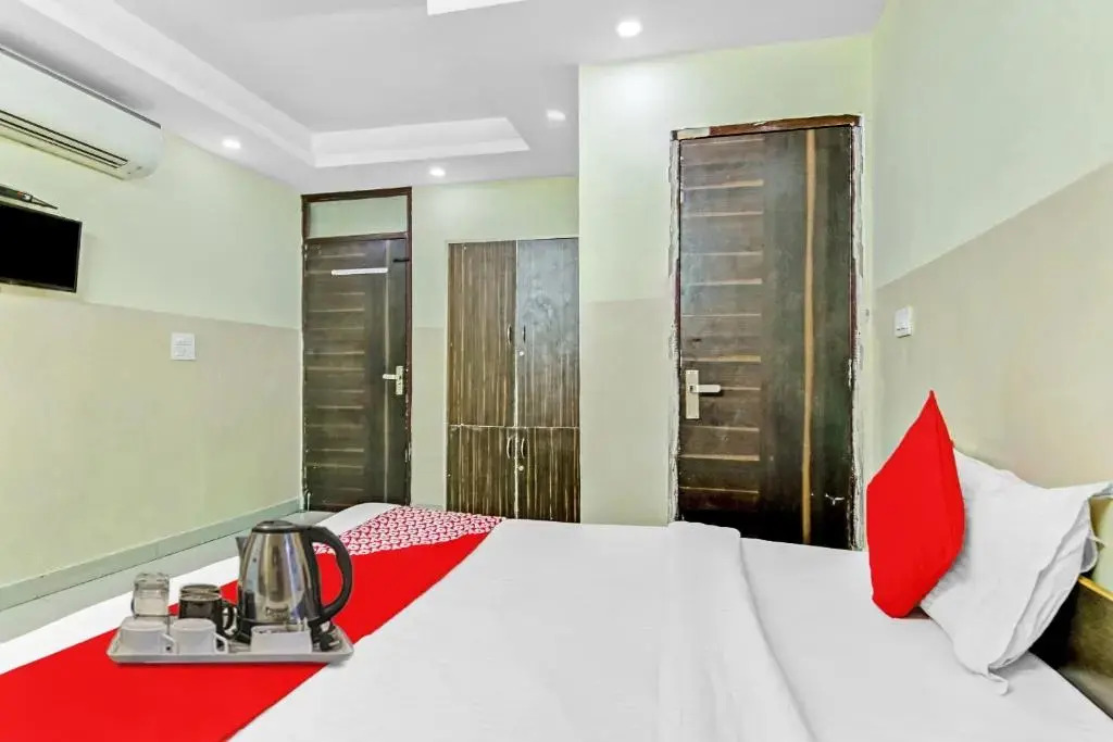 OYO Flagship 70341 Royal Green — 4-Star Luxury Hotel in New Delhi, India