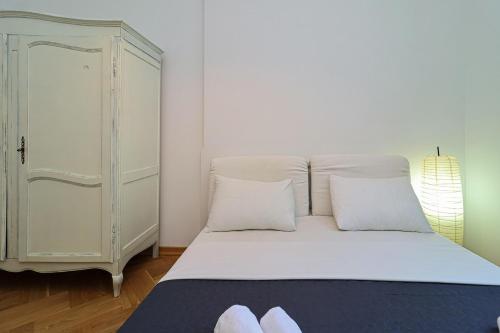 Stylish 3BR Apt near Mziuri Park By Wehost