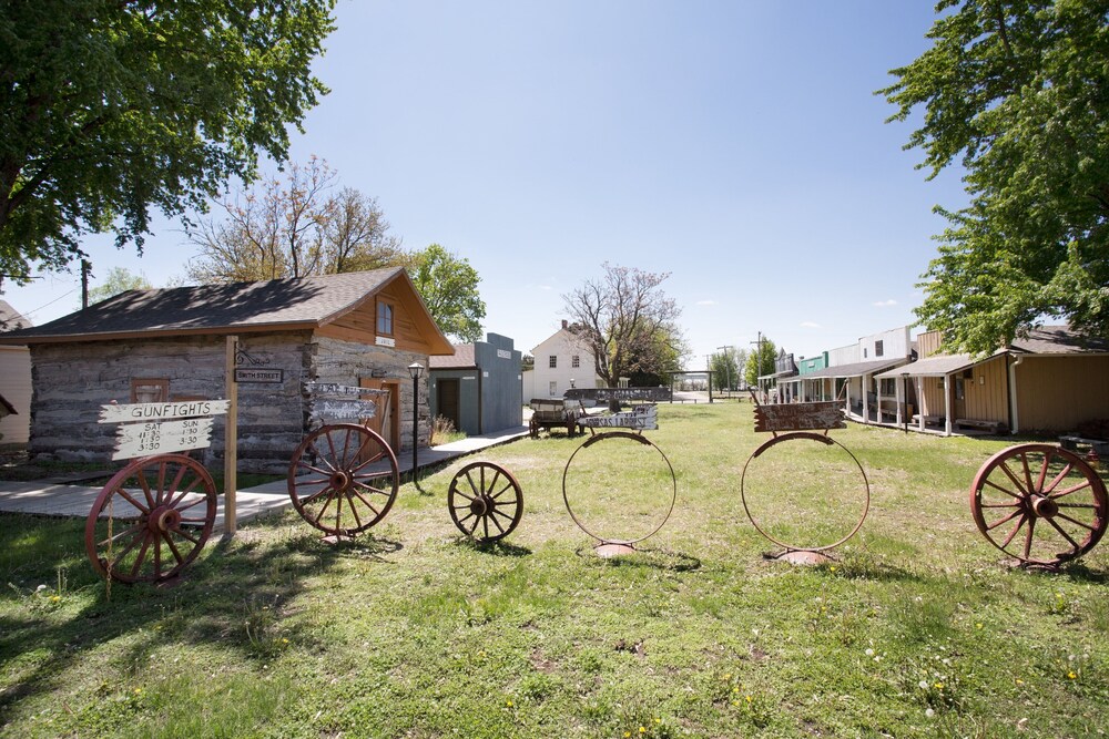 Abilene Inn & Suites - photo 33