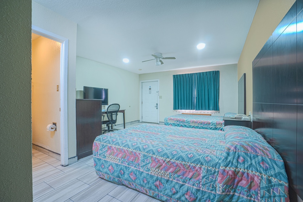 Texas Inn San Benito near Harlingen - photo 29
