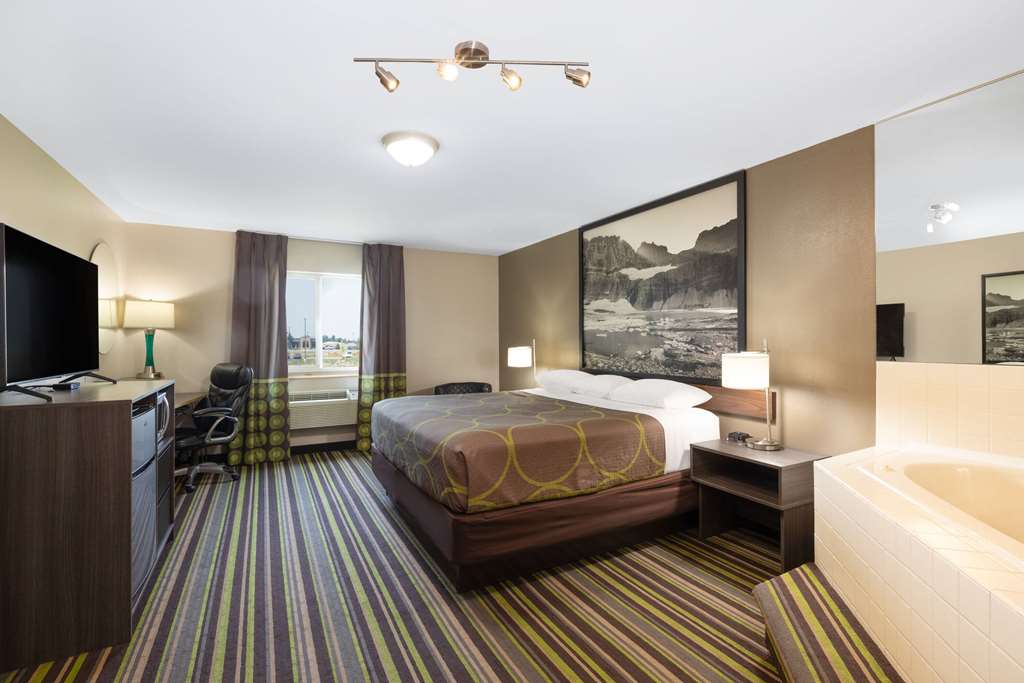 Super 8 by Wyndham Belgrade Bozeman Airport - photo 23