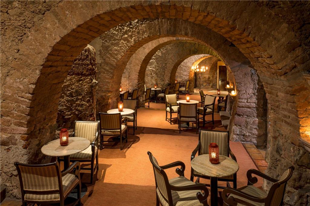 Botarel Bar