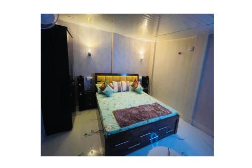Cottages 03 - carbon neutral hotel in Lucknow