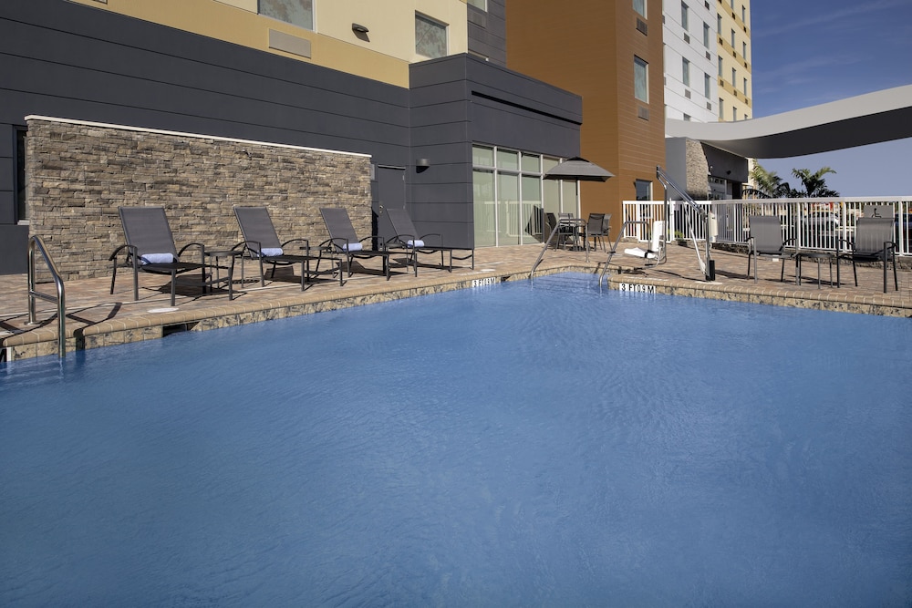 Fairfield Inn & Suites by Marriott Miami Airport West Doral - photo 18