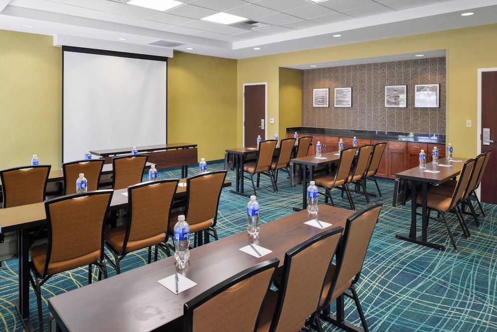 SpringHill Suites by Marriott Fresno - photo 44