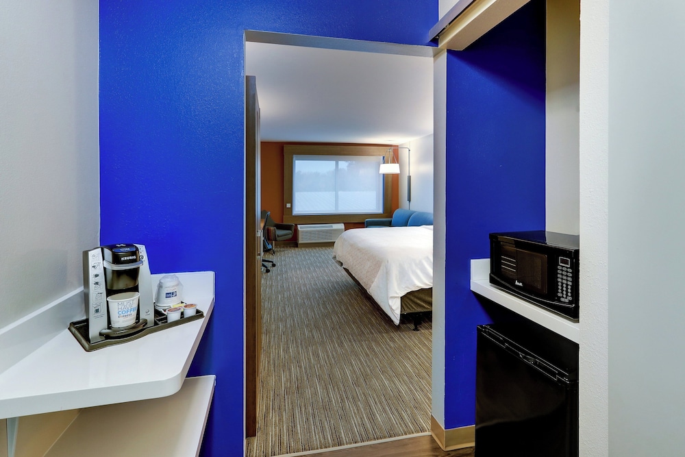 Holiday Inn Express & Suites Middletown Goshen by IHG - photo 30
