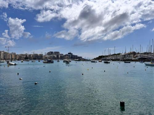 Lovely retreat off the sea front — 4-Star Luxury Hotel in Gzira, Malta