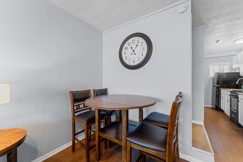 Silver Cove Resort on Table Rock unit 17 - photo 23