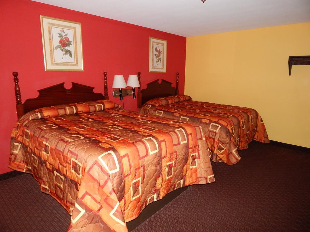 Sunrise Inn Brownsville - photo 14