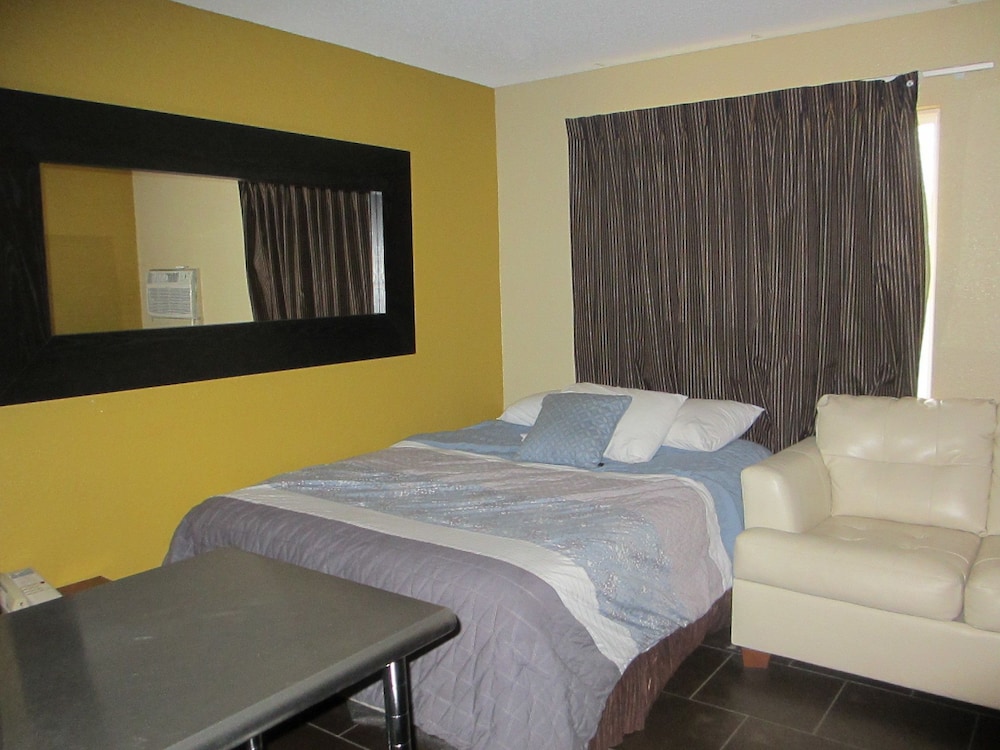 Riverside Suites - photo 16