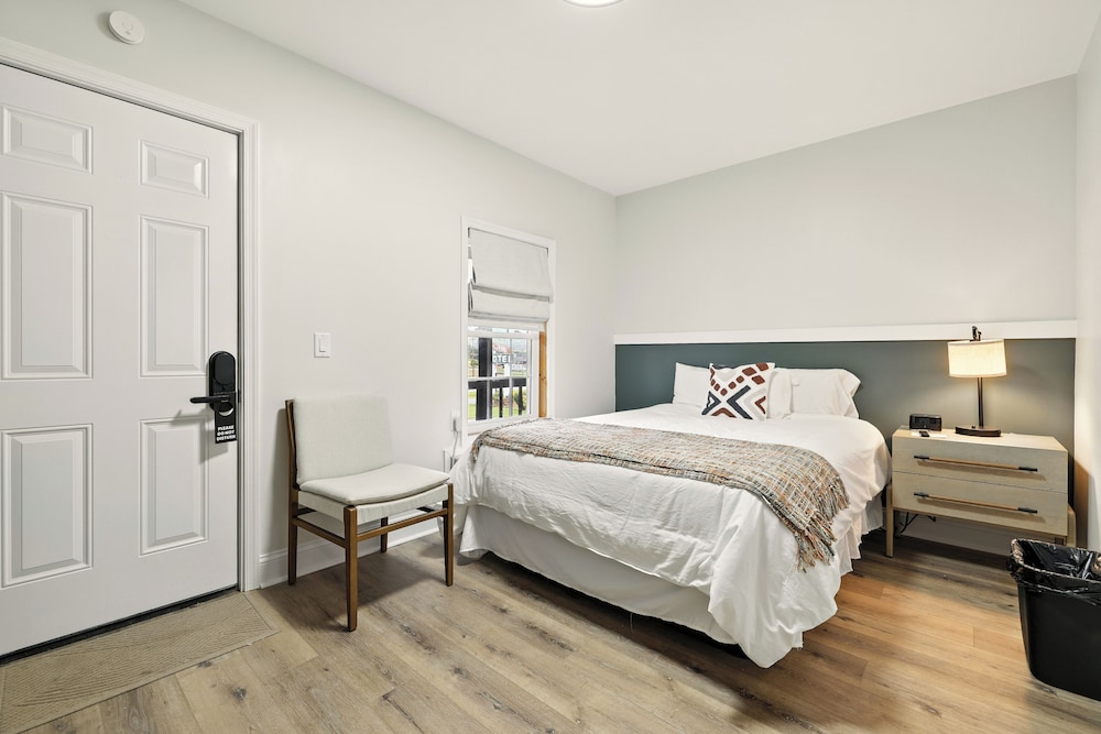 Hillside Motel LLC - photo 70