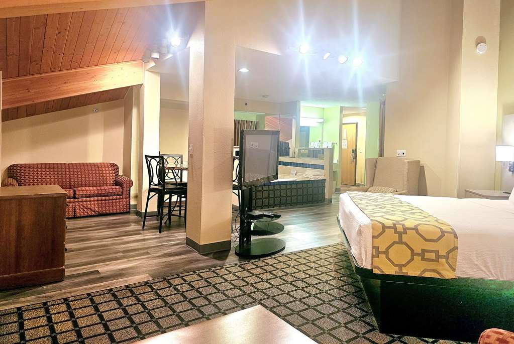 Baymont by Wyndham Rolla - photo 13