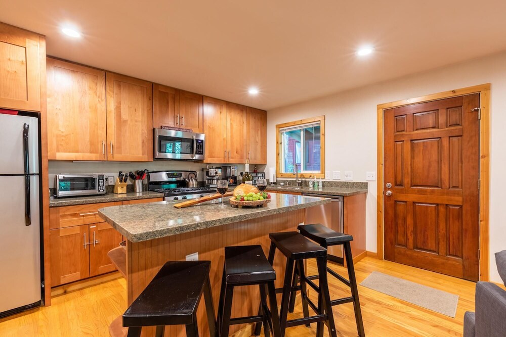 Vino Velo Retreat Redwoods Hot Tub Fire Table BBQ Game Room Fast WiFi Dog Friendly - photo 12