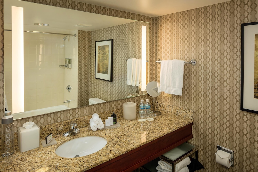 Eaglewood Resort and Spa - photo 21
