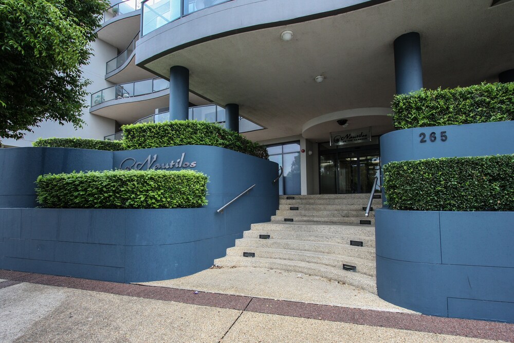 Nautilos Apartments — 4-Star Luxury Hotel in Newcastle, Australia