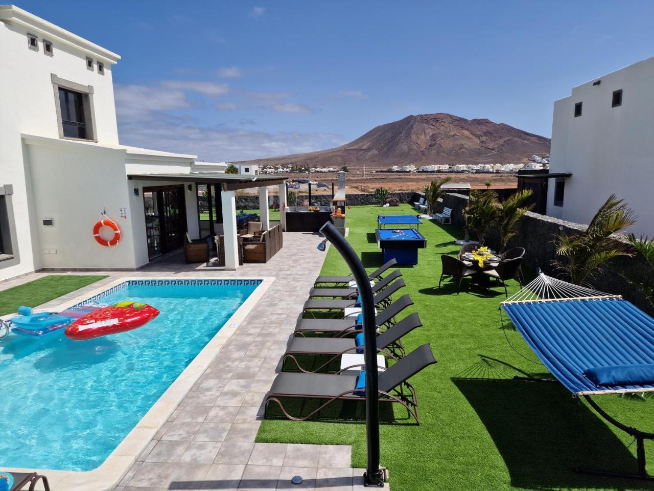 Villa Karla — 4-Star Luxury Hotel in Playa Blanca, Spain
