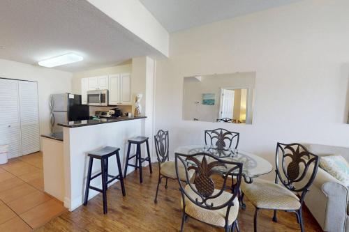305 Madeira Bay Resort - photo 24