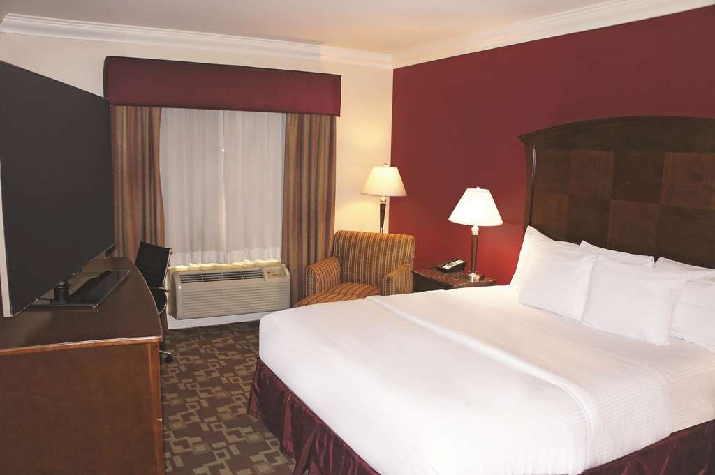 La Quinta Inn & Suites by Wyndham Moreno Valley - photo 14