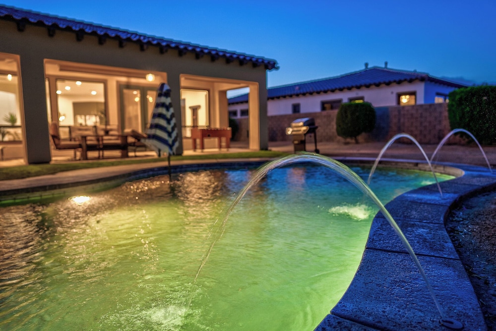 Luxury Resort Style Living w Pool & Jacuzzi - photo 32