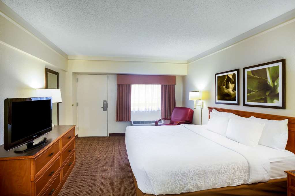 La Quinta Inn by Wyndham Austin Capitol Downtown - photo 15