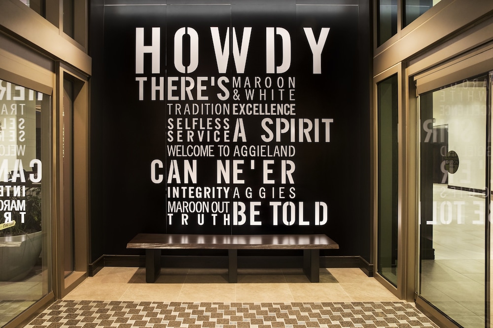 Texas A&M Hotel and Conference Center - photo 4