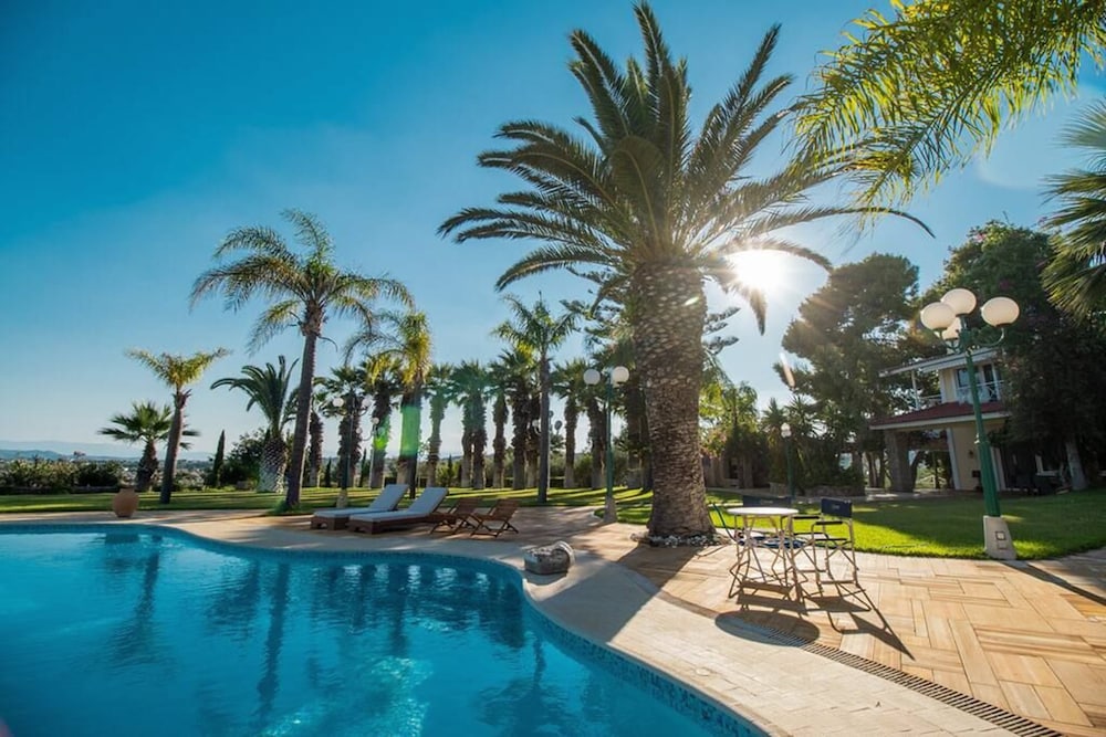 Paradise Lux Villa Porto Cheli — 4-Star Luxury Hotel in Porto Cheli, Greece
