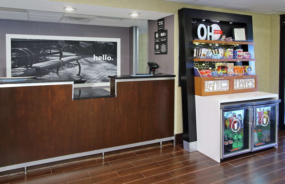 Hampton Inn Ashtabula - photo 7