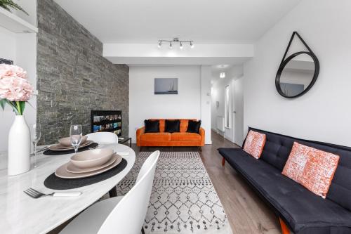 Central London Two Bedroom Serviced Apartment Nine Elms Luxury Stay Vauxhall & Westminster — 4-Star Luxury Hotel in London, United Kingdom