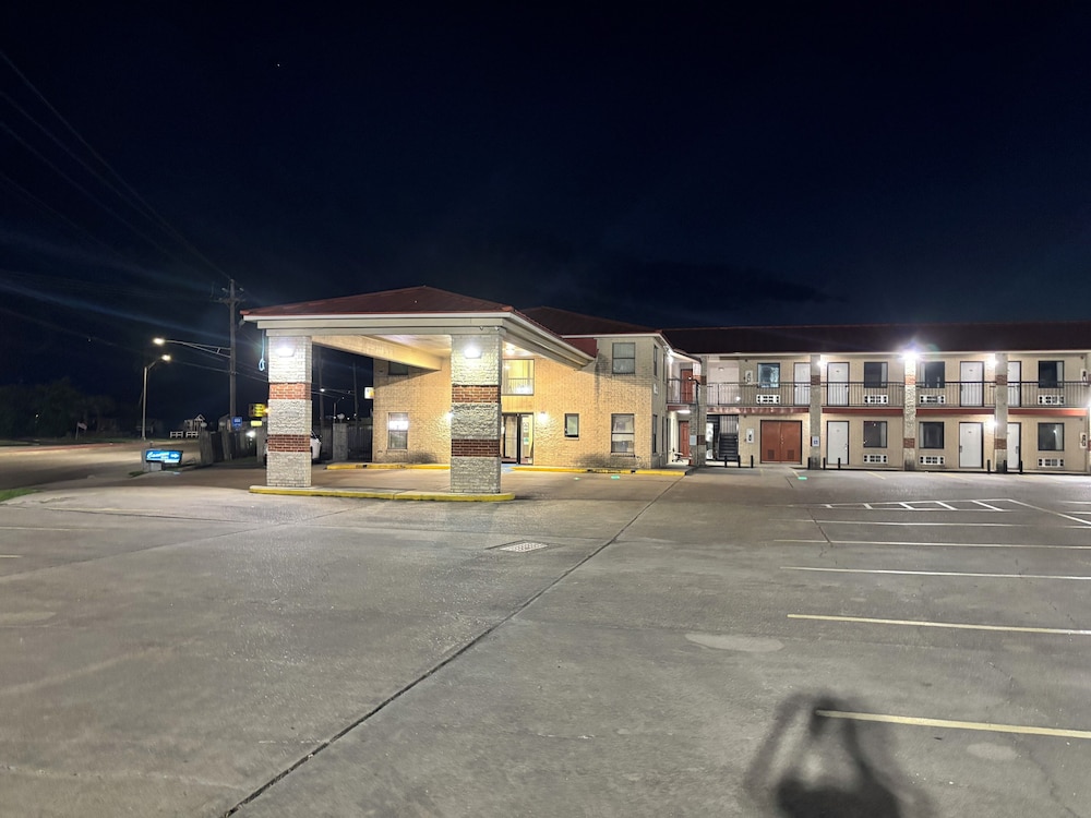 Travelodge by Wyndham Victoria TX - photo 11
