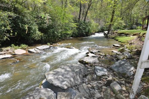 Waterfall Hideaway — Bryson City — photo 4