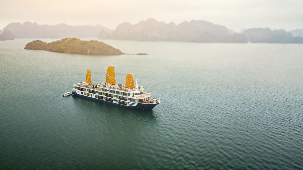 Sealife Legend Cruises — 5-Star Luxury Hotel in Haiphong, Vietnam