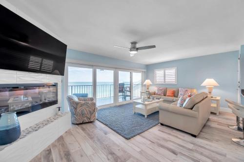 Sunshine Condo 4A Beachfront Perfection — 4-Star Luxury Hotel in Indian Shores, United States