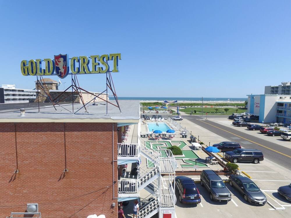Gold Crest Motel - photo 26