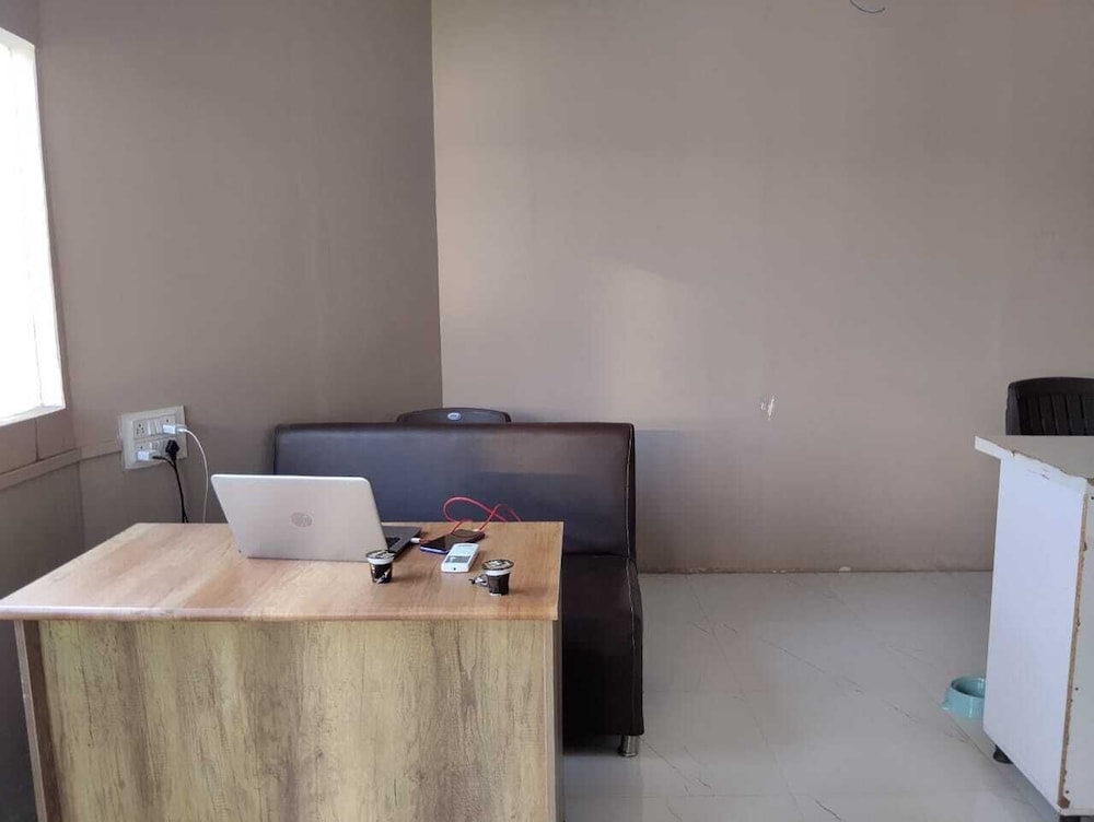 JJ Unity Resort - carbon neutral hotel in Rajpipla