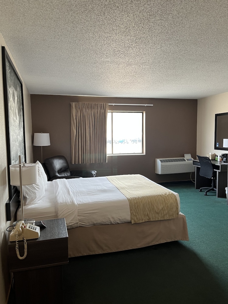 Super 8 by Wyndham Sturgis - photo 7