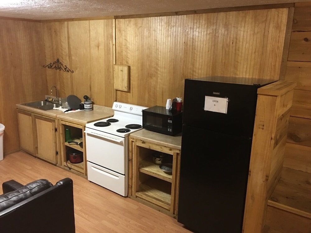 Whispering Creek Lodging & RV Resort - photo 7