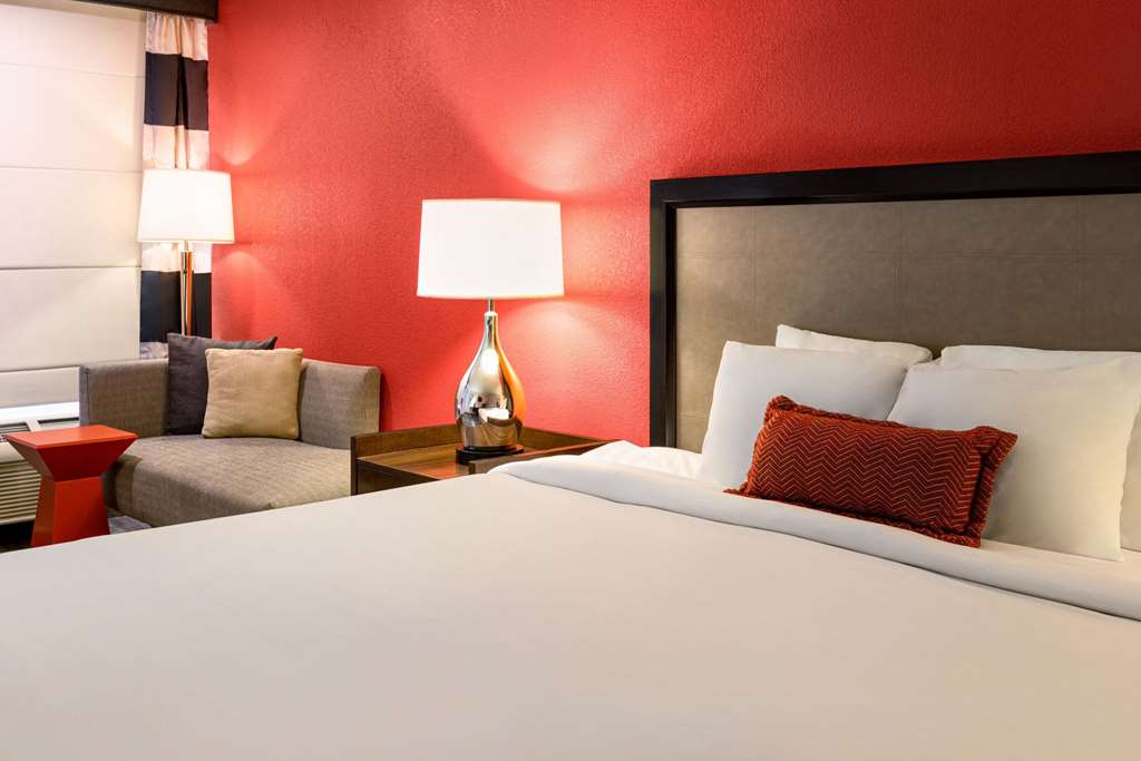 Ramada by Wyndham Albuquerque Airport - photo 28