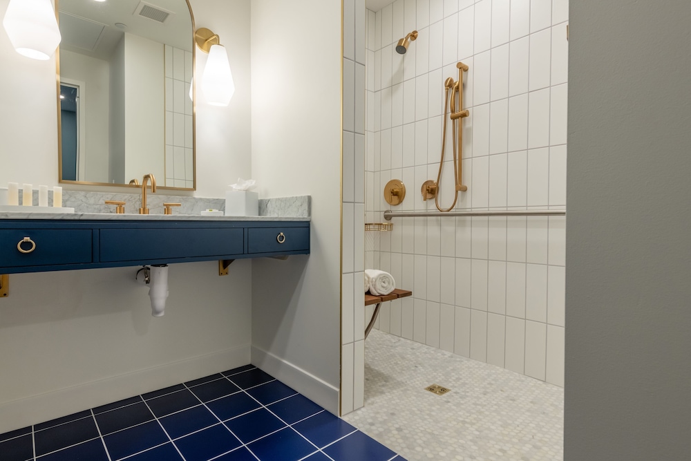 The Bradley Hotel - photo 26