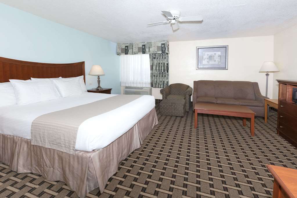 Baymont by Wyndham Arlington At Six Flags Dr - photo 12