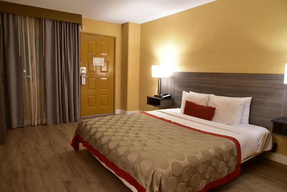 Ramada by Wyndham San Diego National City - photo 23