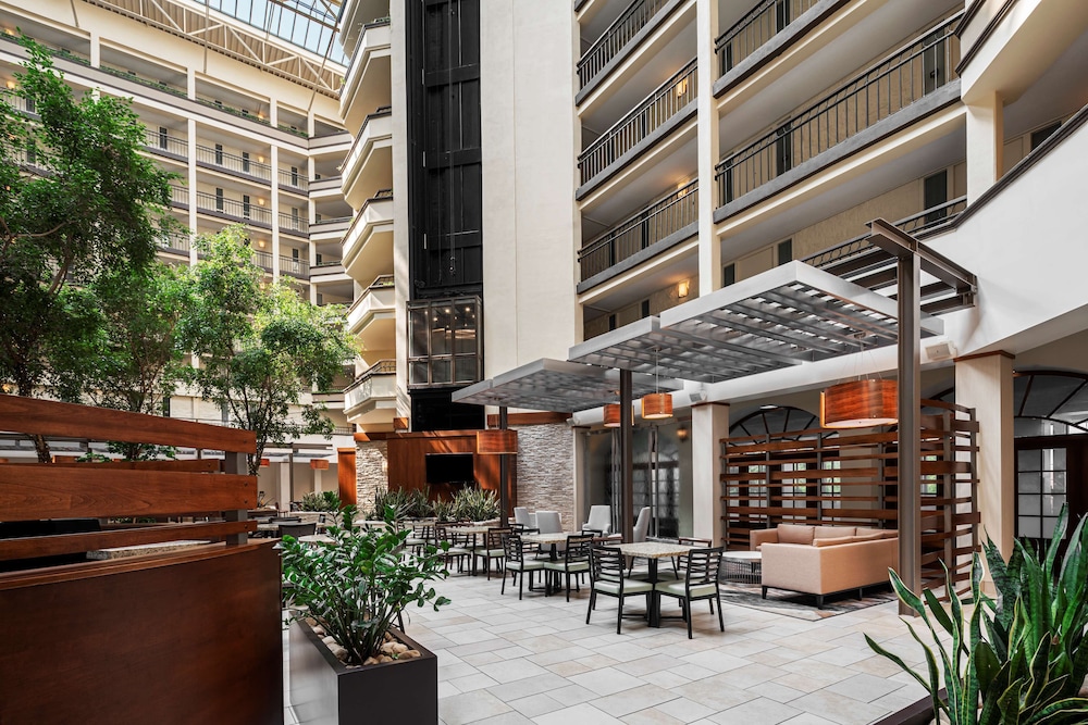 Embassy Suites by Hilton Nashville Airport - photo 3