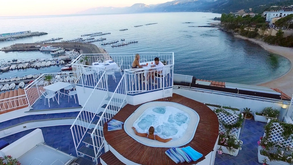 Bue Marino Hotel & Rooftop Bar - carbon neutral hotel in Dorgali