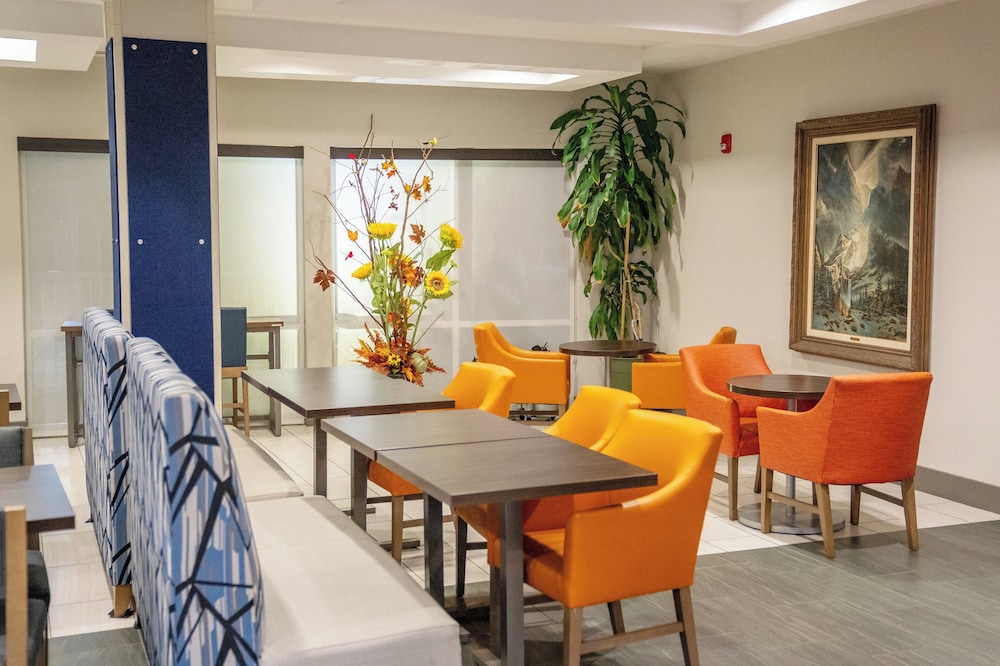 Holiday Inn Express Pembroke by IHG - photo 56