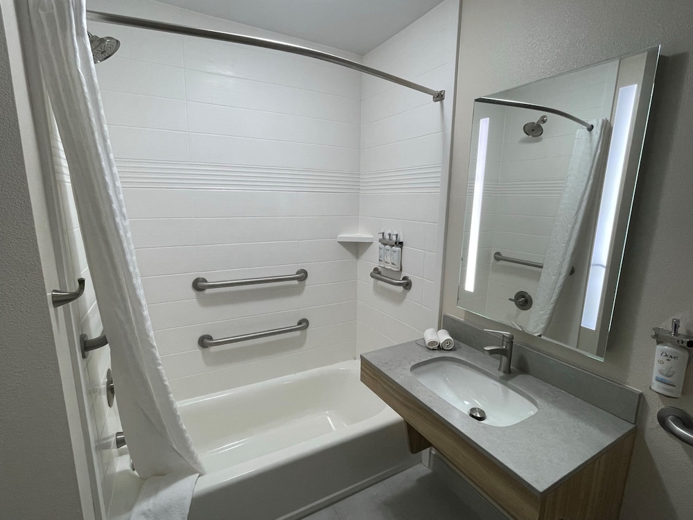 Candlewood Suites Tuscaloosa by IHG - photo 47