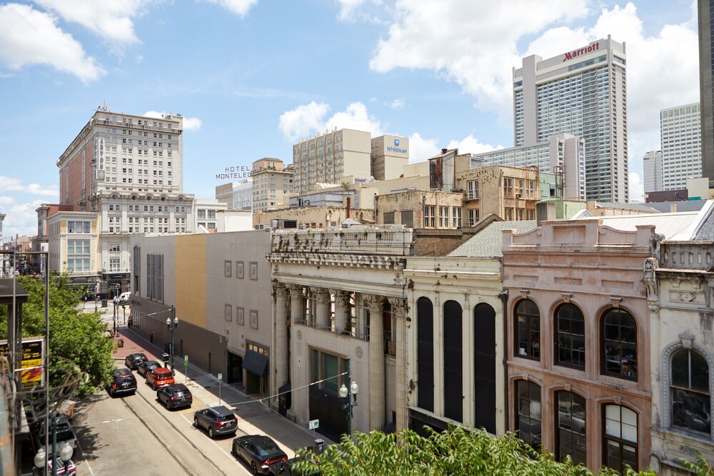 Charming Central Business District Studios by Sonder - photo 6