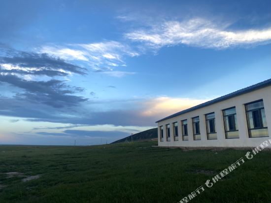 Qinghai Lake White Horse Qinglian Inn in Gonghe, People's Republic of China