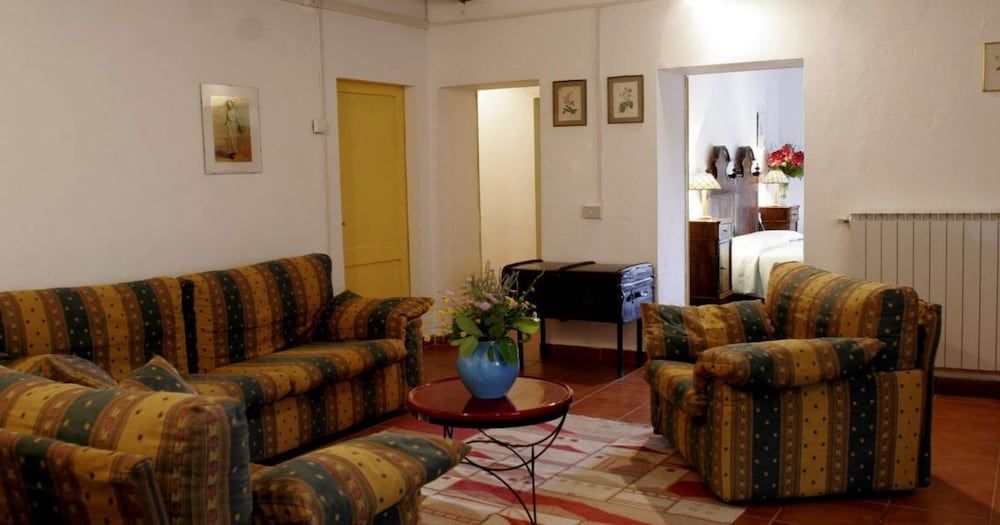 Vistarenni Cottage — 4-Star Luxury Hotel in Gaiole In Chianti, Italy