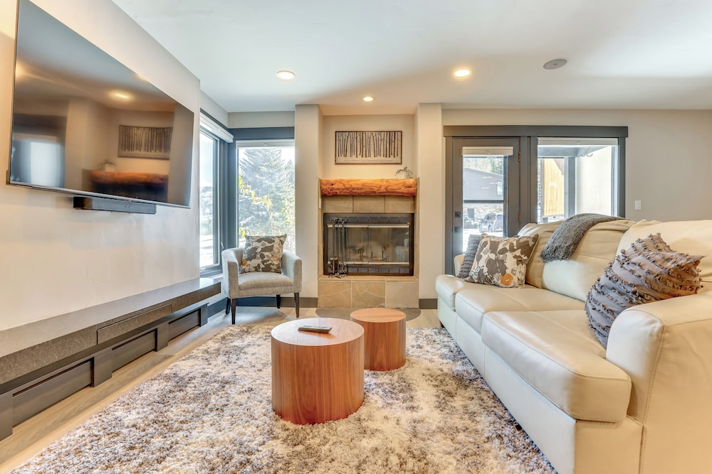 Between Beaver Creek & Vail: Modern Condo w View — 4-Star Luxury Hotel in Avon, United States